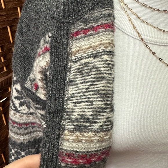 Gorgeous Chunky Scottish Cardigan by Lofoten. Grey Red White. Sz 46 - Picture 5 of 7
